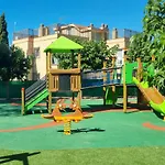 埃尔斯罗斯公寓式酒店 4* 滨海略雷特