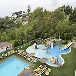 埃尔斯罗斯公寓式酒店 4* 滨海略雷特