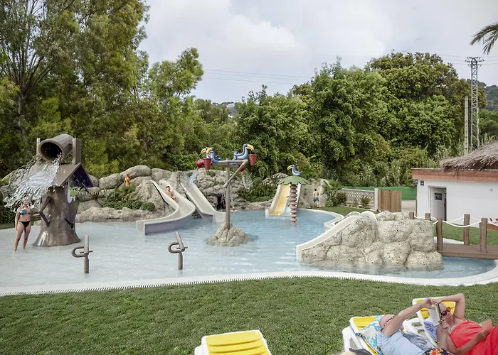 埃尔斯罗斯公寓式酒店 滨海略雷特