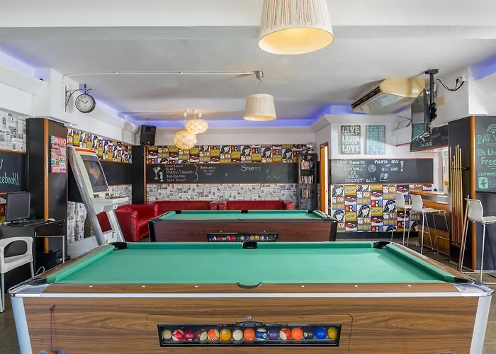 埃尔斯罗斯公寓式酒店 4* 滨海略雷特